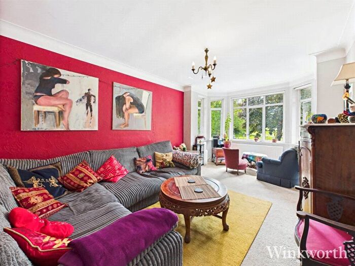 4 Bedroom Apartment To Rent In Twyford Abbey Road, London, NW10
