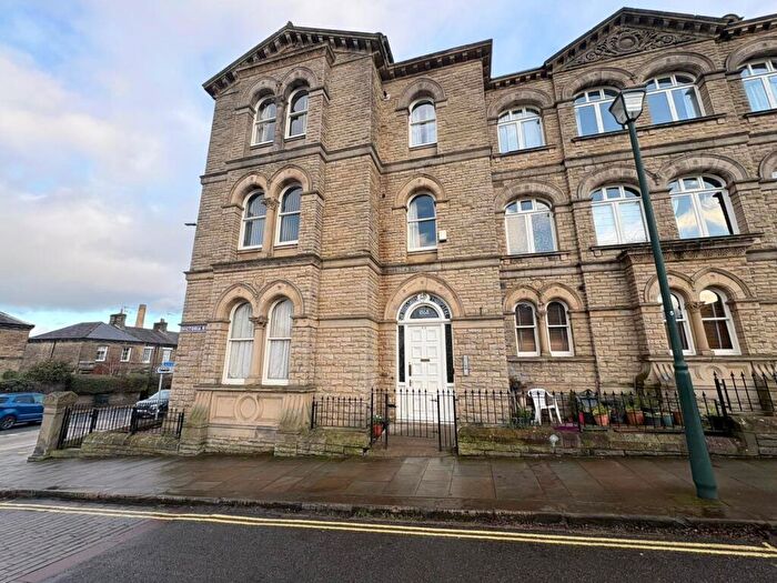 1 Bedroom Flat To Rent In Victoria Road, Shipley, West Yorkshire, BD18