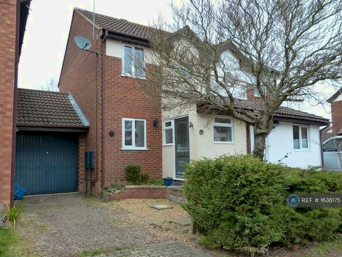 2 Bedroom Semi-Detached House To Rent In Hutchings Close, Loughton, Milton Keynes, MK5