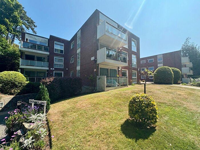 2 Bedroom Flat To Rent In Water Gardens, Wellington Road (), P07