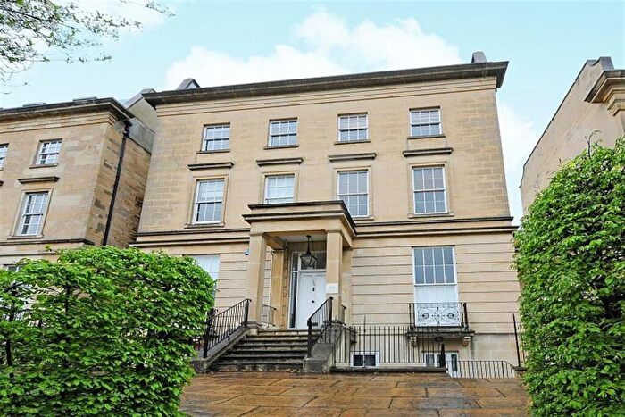 2 Bedroom Apartment To Rent In Alexandra House, - Kings Road, Reading, RG1