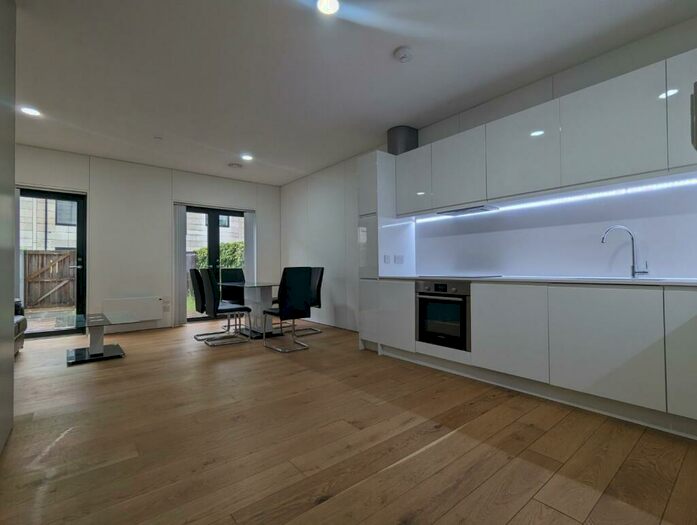 5 Bedroom House For Sale In Sandywell Lane, Salford, M3