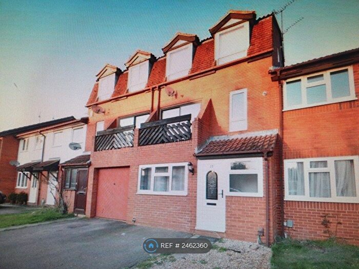 4 Bedroom Terraced House To Rent In Marsom Grove, Luton, LU3