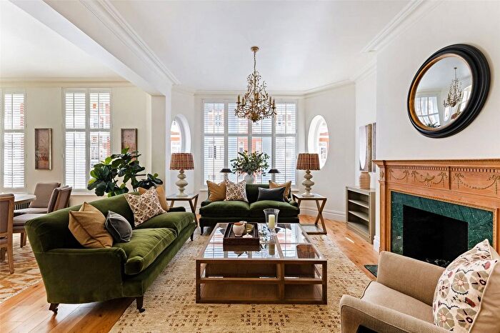 3 Bedroom Flat To Rent In Lincoln House, Basil Street, London, SW3