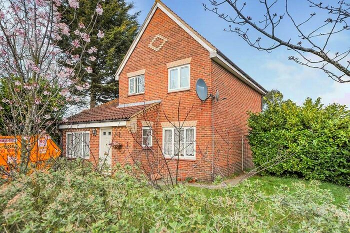 3 Bedroom Detached House To Rent In Apple Orchard, Swanley, Kent, BR8