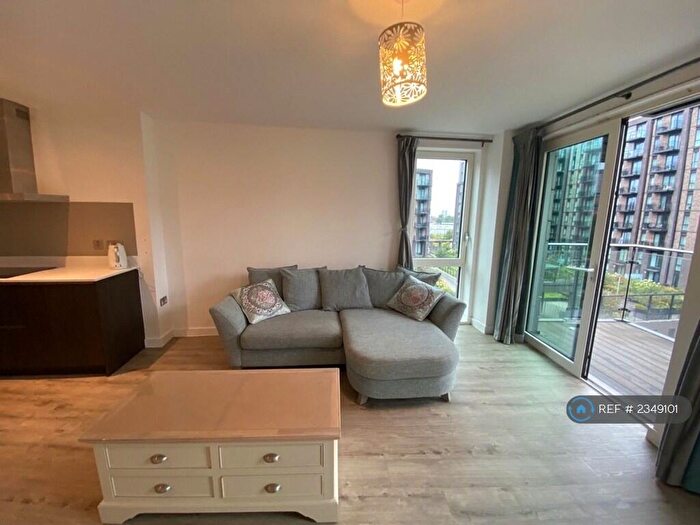 2 Bedroom Flat To Rent In Lockside Lane, Salford, M5