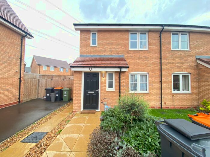 3 Bedroom Property To Rent In Hadrian Crescent, Leighton Buzzard, LU7