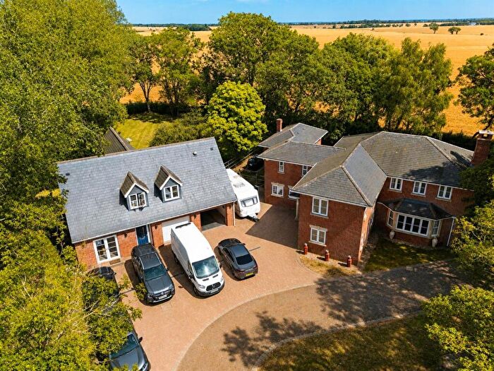 6 Bedroom Detached House For Sale In Keysoe Road, Thurleigh, Bedford, MK44