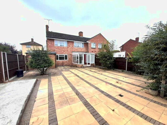 3 Bedroom Semi-Detached House To Rent In Heather Lane, West Drayton, Greater London, UB7