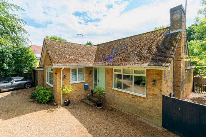 3 Bedroom Bungalow For Sale In Burcot, Abingdon, OX14