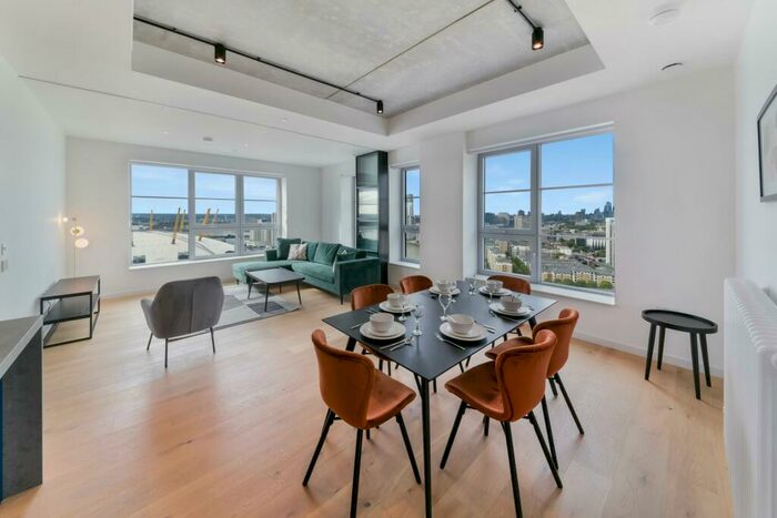 3 Bedroom Apartment To Rent In Douglass Tower, Goodluck Hope, London, E14