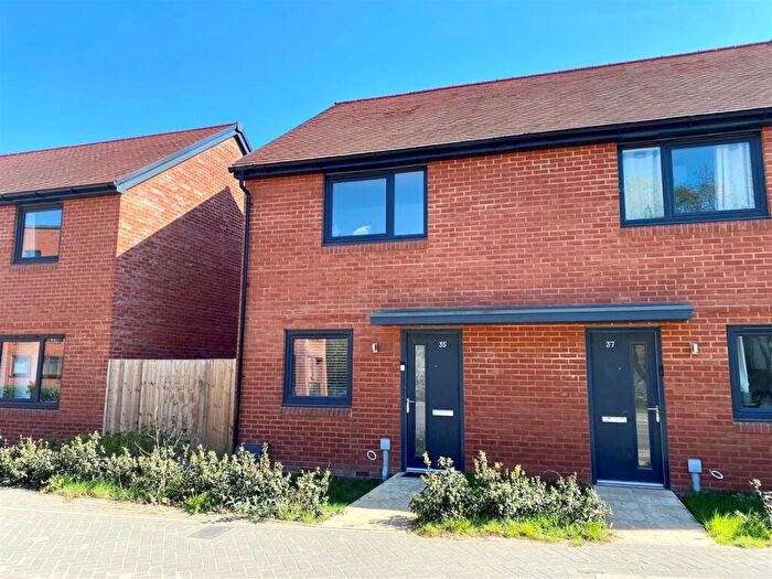 2 Bedroom Semi-Detached House For Sale In Curbridge Way, Cubridge, SO30