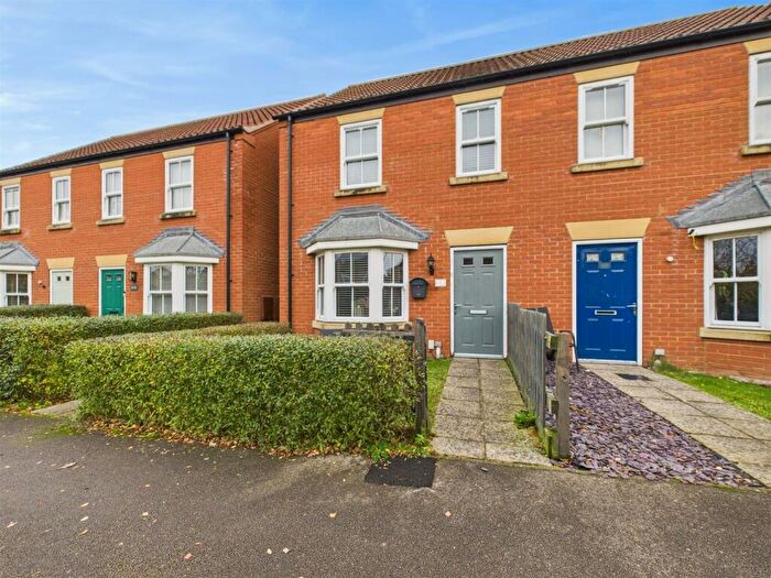 3 Bedroom Semi Detached House For Sale In Hazel Walk, Alford, LN13