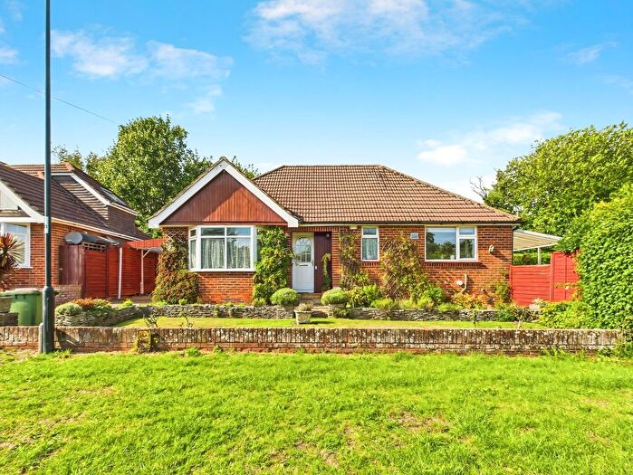 3 Bedroom Detached Bungalow For Sale In Lime Avenue, Southampton, SO19