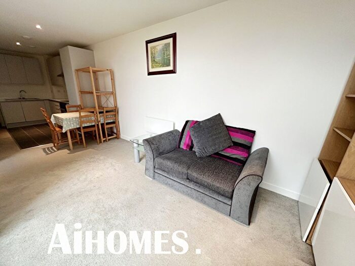 1 Bedroom Flat To Rent In Burlington Square, Boundary Lane, Manchester, M15