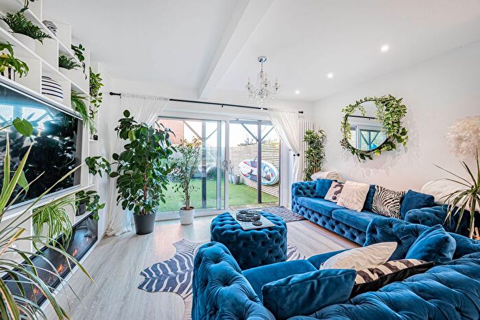 5 Bedroom Terraced House For Sale In Mallett Close, Seaford, BN25