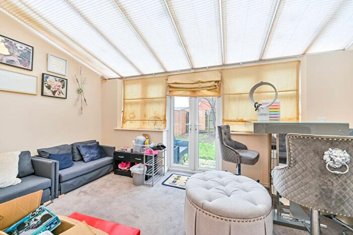 3 Bedroom Terraced House For Sale In Langtree Avenue, Cippenham Green, Slough, SL1