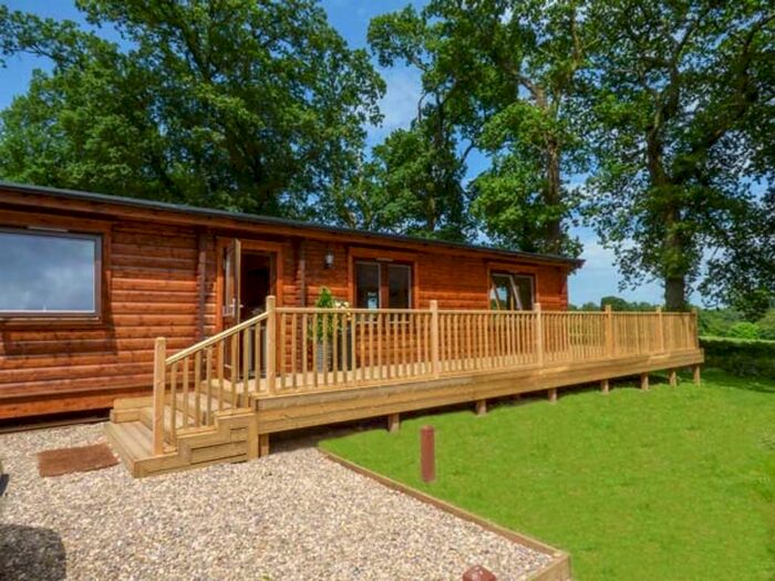 4 Bedroom Mobile Home To Rent In Kenwick Park Estate, LN11