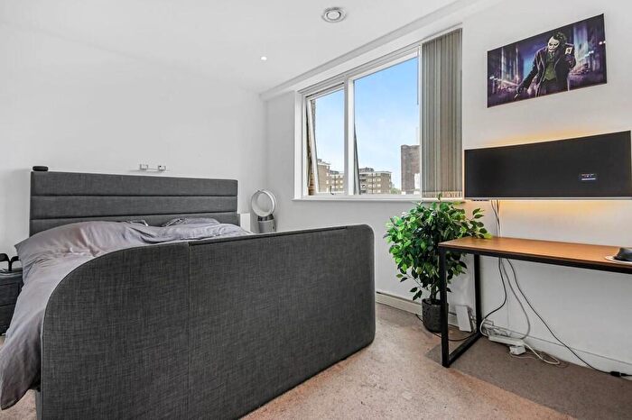 1 Bedroom Apartment For Sale In Angel Lane, London, SE17
