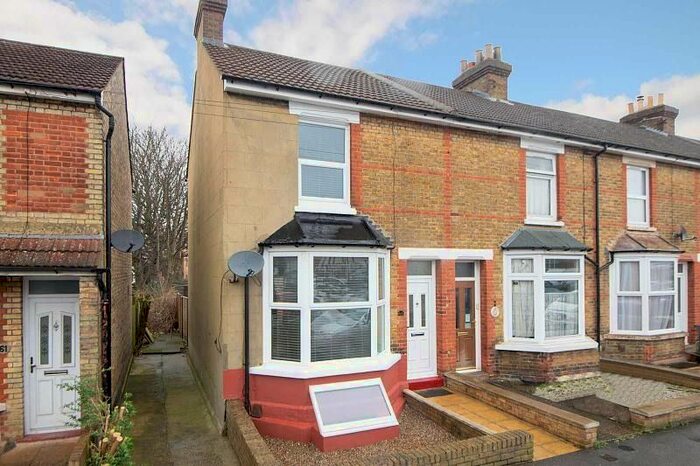 2 Bedroom End Of Terrace House To Rent In Campbell Road, Maidstone, ME15