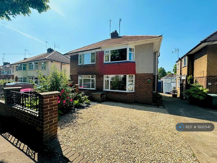 3 Bedroom Semi-Detached House To Rent In Sinclair Avenue, Banbury, OX16