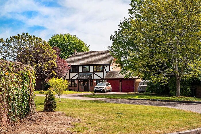 4 Bedroom Property For Sale In Aston Close, Ashtead, KT21