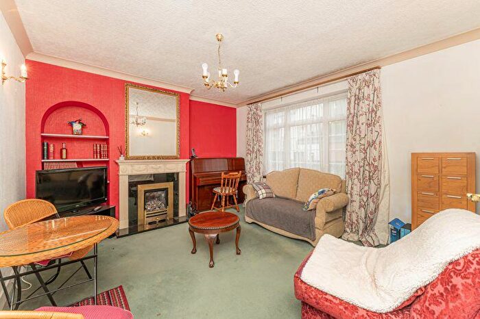 3 Bedroom Terraced House For Sale In Goat Lane, Enfield, EN1