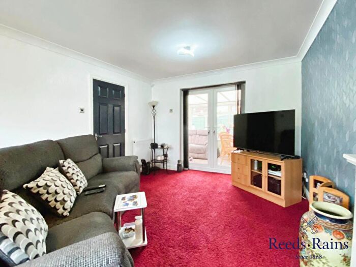 2 Bedroom Bungalow For Sale In Willow Court, Middlewich, Cheshire, CW10