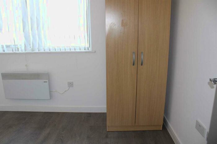 1 Bedroom Flat To Rent In Lombard Street West, West Bromwich, B70