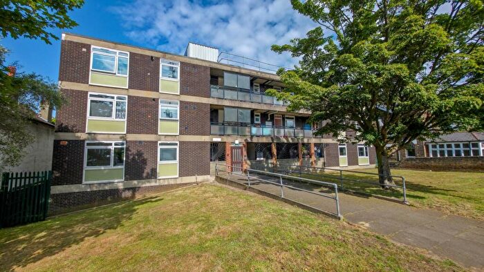 2 Bedroom Flat For Sale In Shrewsbury Lane, Shooters Hill, London, SE18
