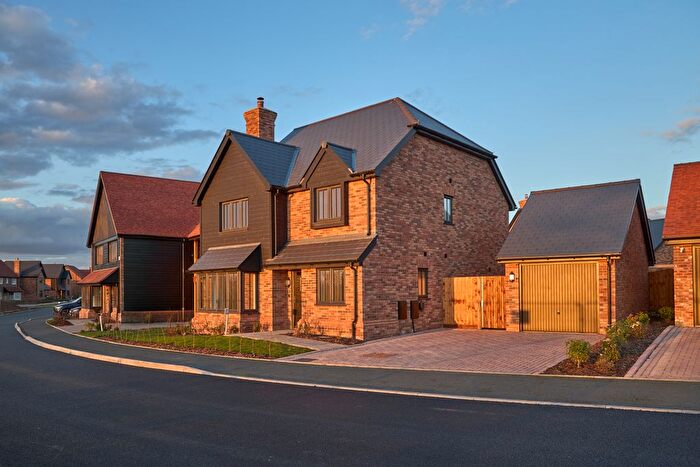 4 Bedroom Detached House For Sale In View Road, Cliffe Woods, ME8