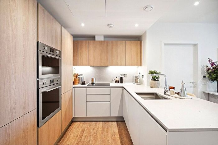 2 Bedroom Flat To Rent In Bloom East, Nine Elms Lane, SW11