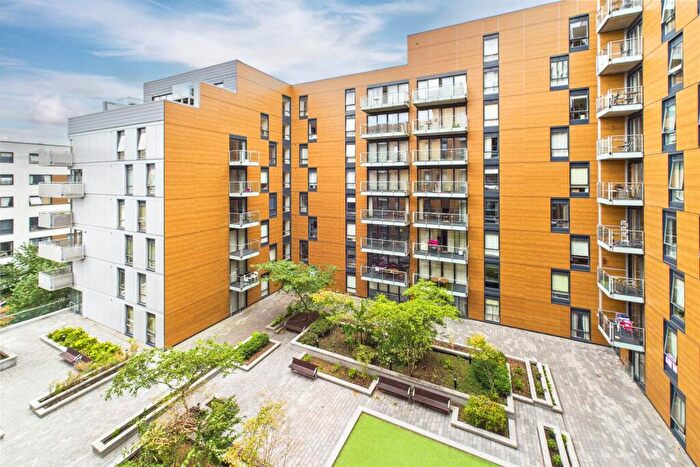 2 Bedroom Apartment For Sale In Hunsaker, Alfred Street, Reading, Berkshire, RG1
