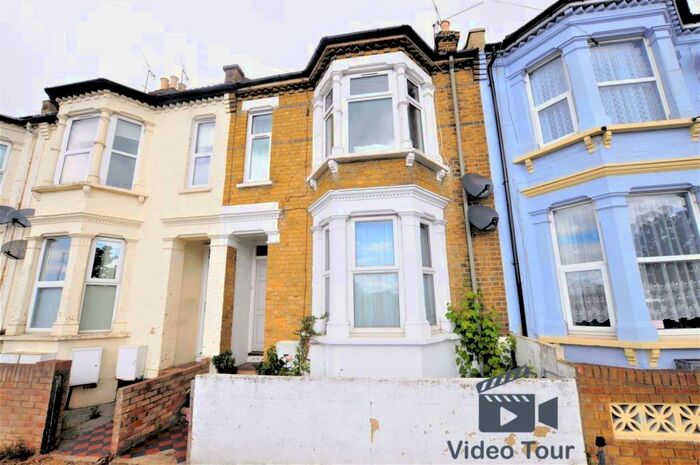 1 Bedroom Penthouse To Rent In Stanley Road, Southend-On-Sea, SS1