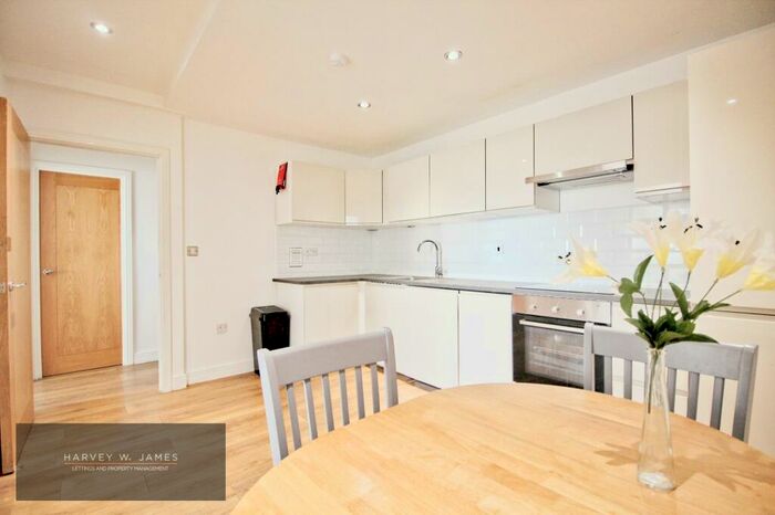 2 Bedroom Flat To Rent In Quadrangle House, E15