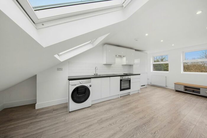 2 Bedroom Flat To Rent In Pinner Road, Harrow, HA1