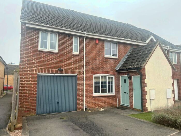 4 Bedroom House To Rent In Rush Close, Bradley Stoke, Bristol, BS32