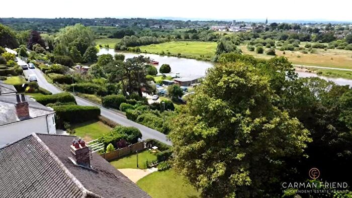 2 Bedroom Flat For Sale In Dee Banks, Great Boughton, CH3