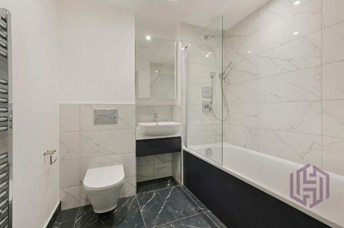 1 Bedroom Flat To Rent In Marsh Wall, London, E14