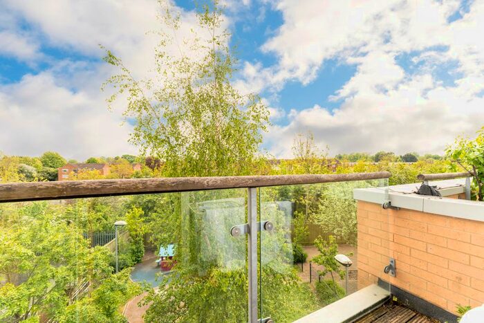 2 Bedroom Flat For Sale In Furlong House Eastcote Lane North, Northolt, UB5