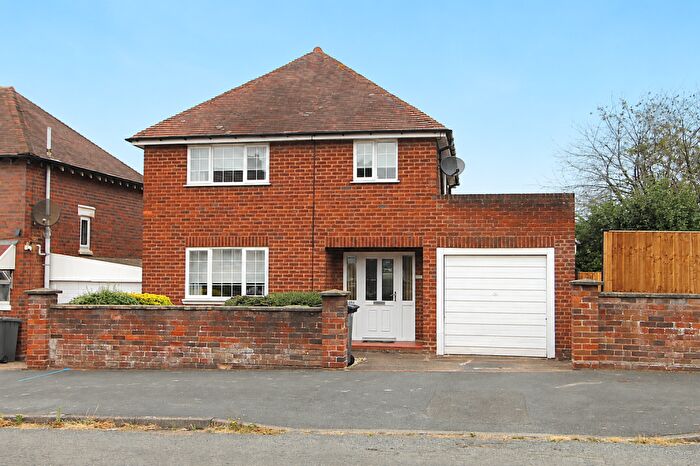 3 Bedroom Detached House For Sale In Brinton Crescent, Kidderminster, DY11