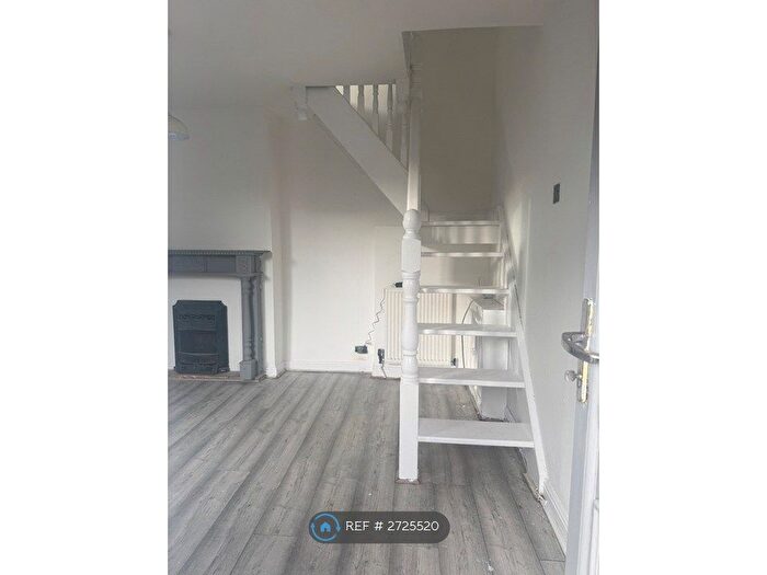 1 Bedroom End Of Terrace House To Rent In Madens Square, Littleborough, OL15