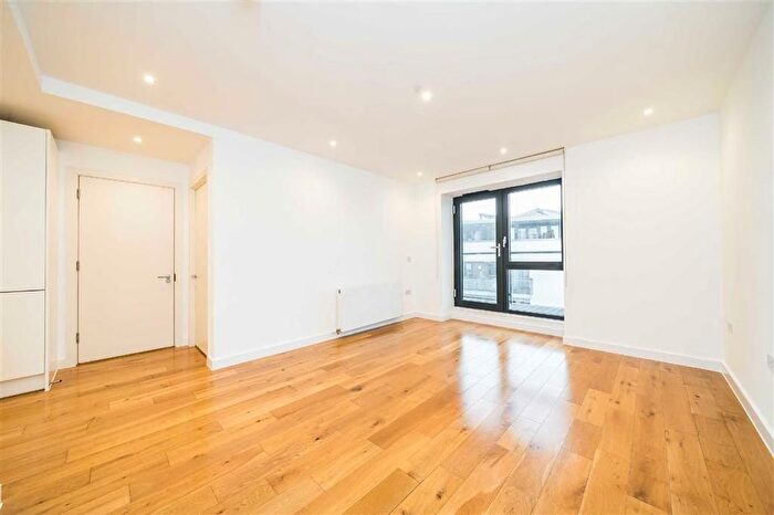 1 Bedroom Flat For Sale In Cadmium Square, Bethnal Green, E2