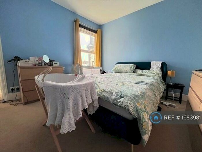 3 Bedroom Terraced House To Rent In Brampton Park Road, Hitchin, SG5