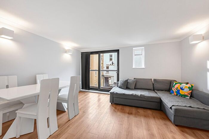 4 Bedroom Mews To Rent In Fortune Green Road, West Hampstead, NW6