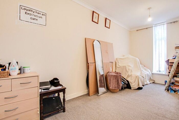 3 Bedroom End Of Terrace House For Sale In Elizabeth Way, Basildon, SS15