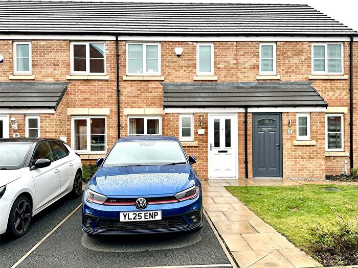 2 Bedroom Town House For Sale In Limestone Road, Wakefield, West Yorkshire, WF1