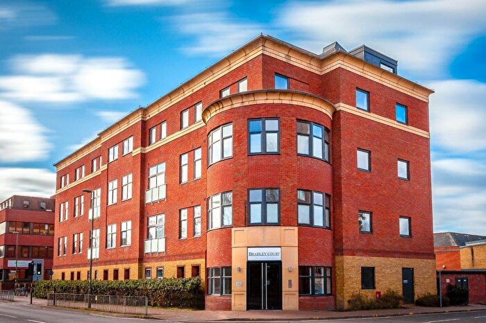 2 Bedroom Flat To Rent In Knoll Road, Camberley, Surrey, GU15