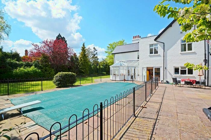 4 Bedroom Detached House To Rent In Ashley Road, Walton On Thames, KT12