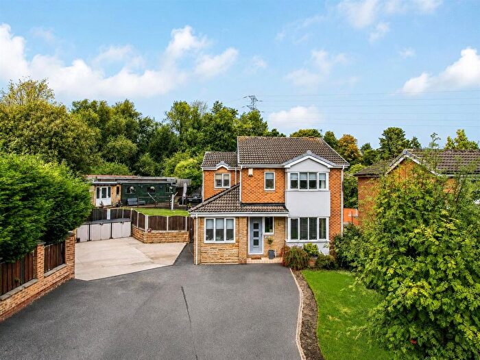 4 Bedroom Detached House For Sale In Meadowcroft Road, Outwood, WF1